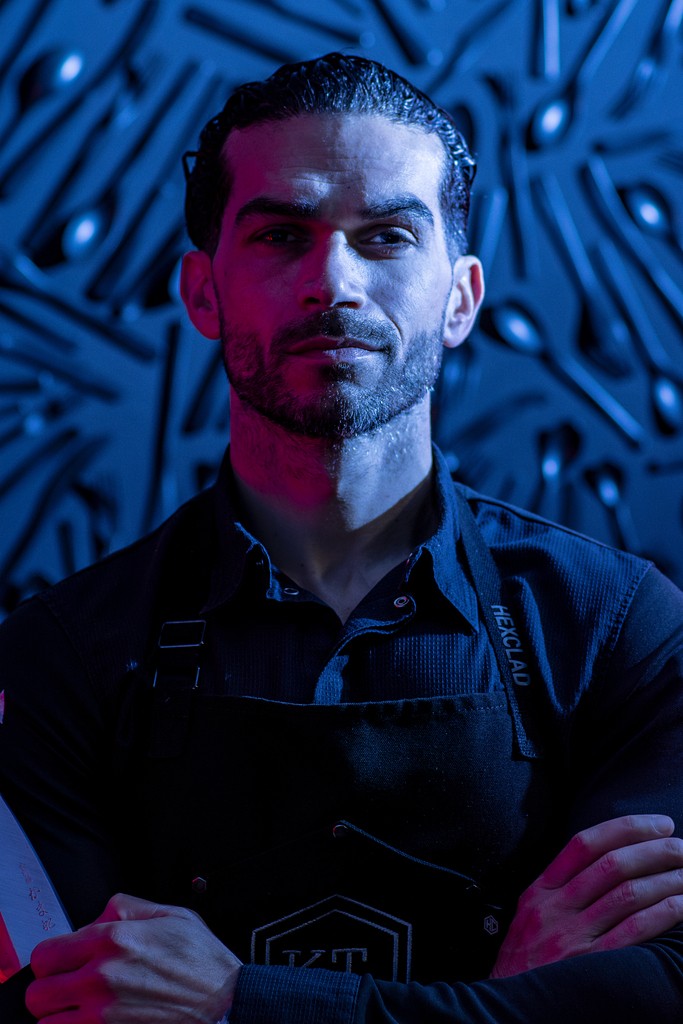 Expressive alternative: Blue and magenta portrait. More theatrical in tone.